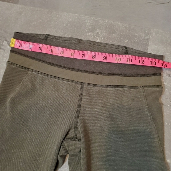 Lululemon Refine Crop. Capri. Small stripes. Olive green. Jogger style. Size 6. - Picture 14 of 16